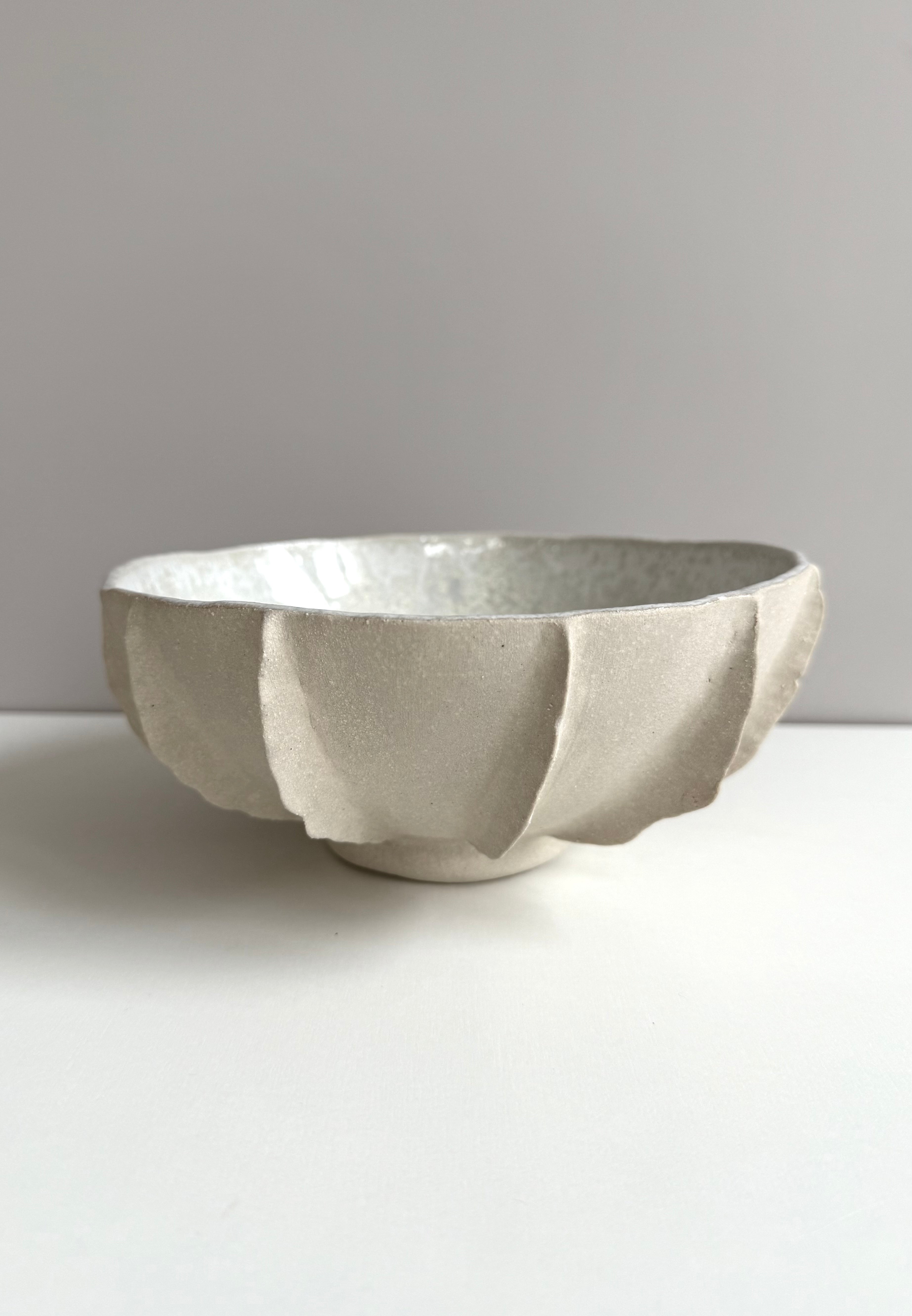 Skulpturale Obst- und Dekoschale